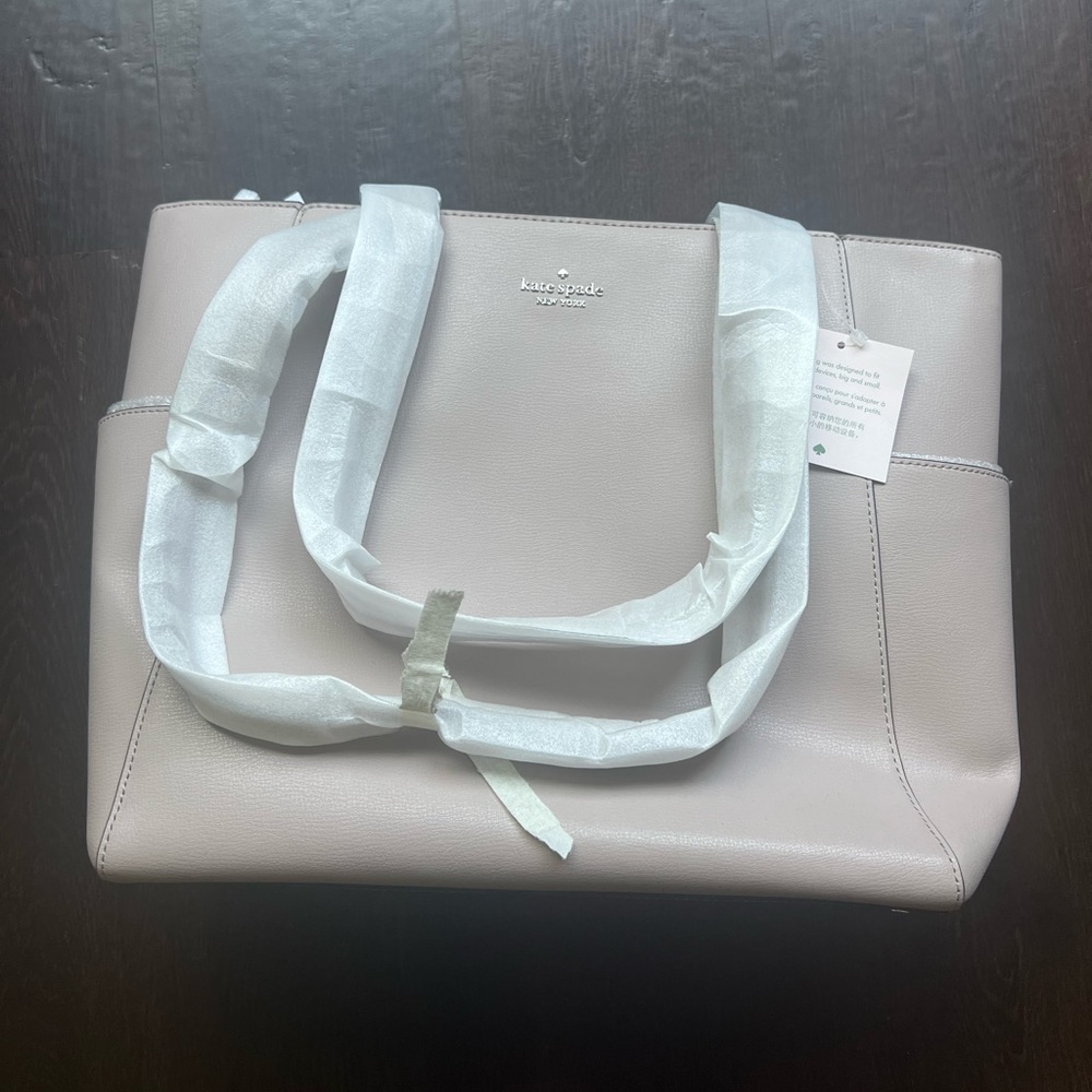 NWT Kate Spade Tote with cup holder spaces and zipper